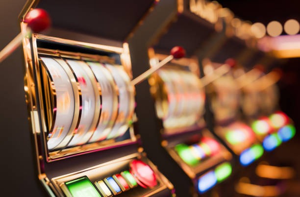 Starburst slot game interface on calon 4d showing jewel symbols and expanding wild feature
